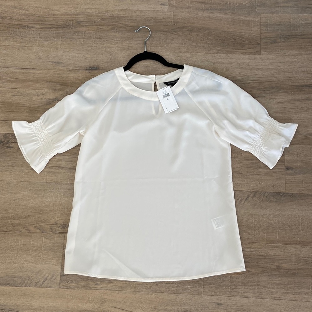 Banana Republic Ivory/Off white Top Blouse with smocked sleeves XS
